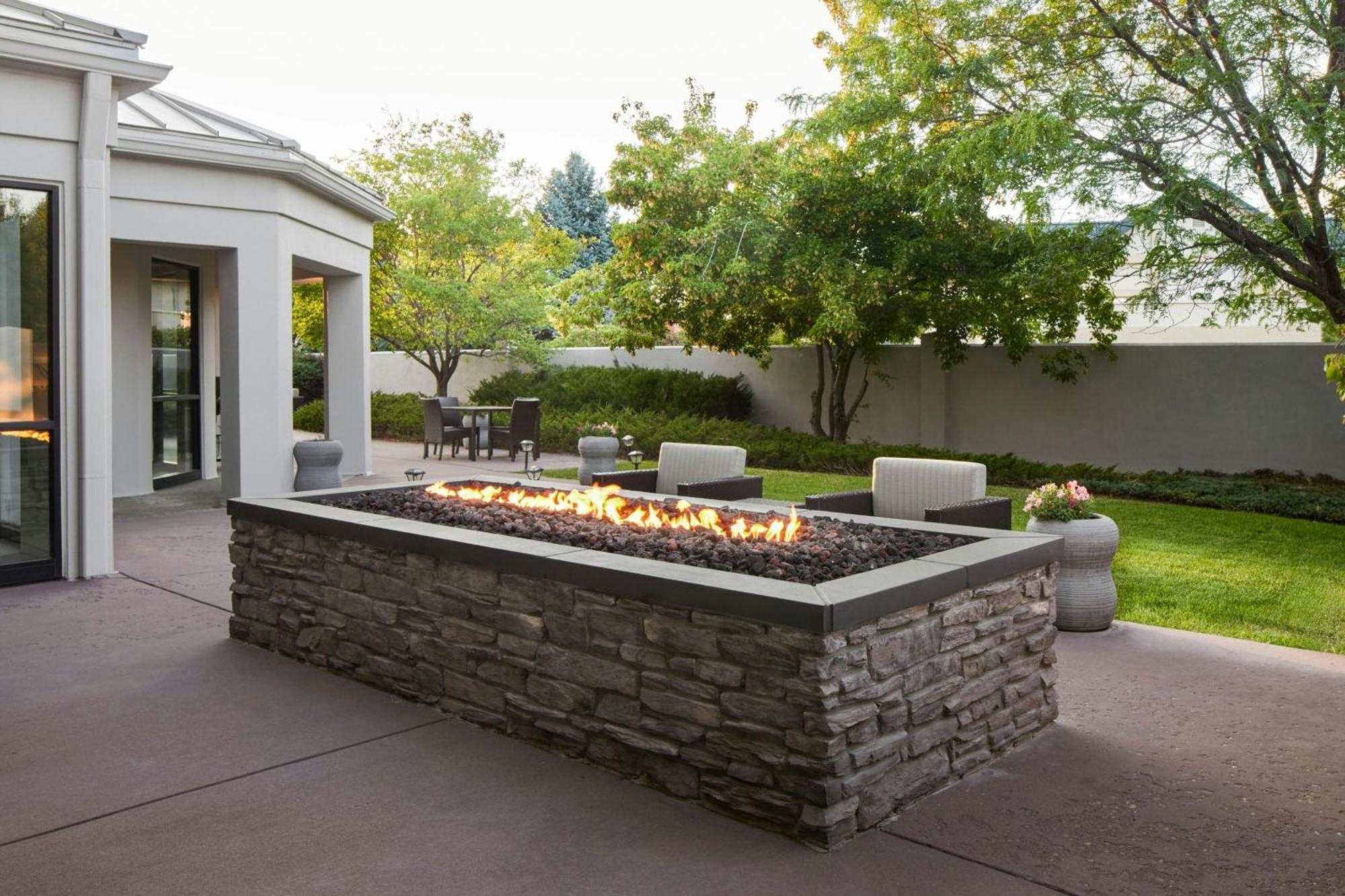 Courtyard Boulder Longmont Hotel Exterior photo